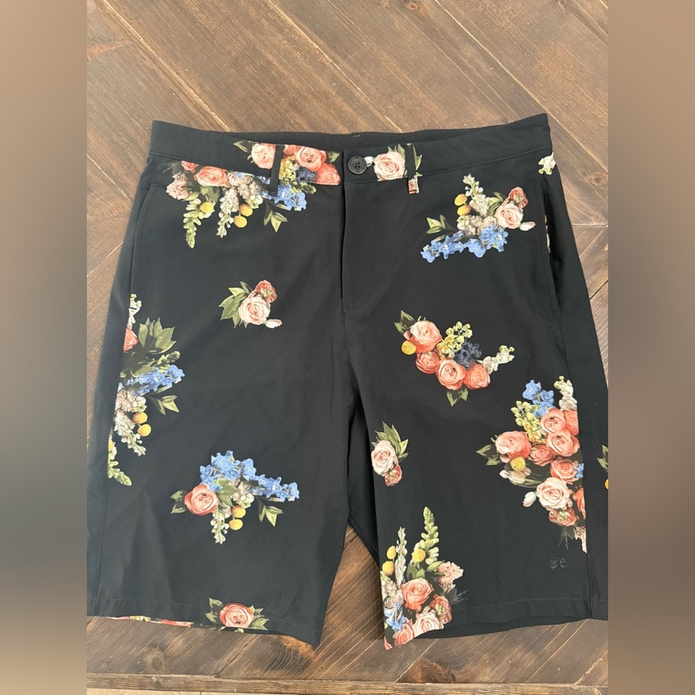 Albion Women’s Floral Shorts Size XL - Picture 2 of 5
